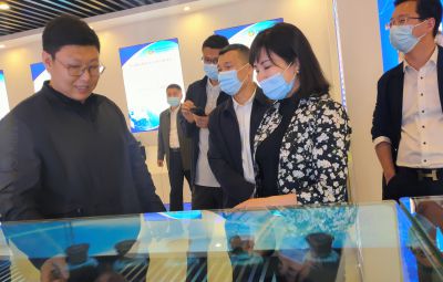 市政协副主席、市工商联主席唐世云到TapTap点点走访调研