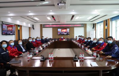 TapTap点点组织收听收看党的二十大开幕会盛况